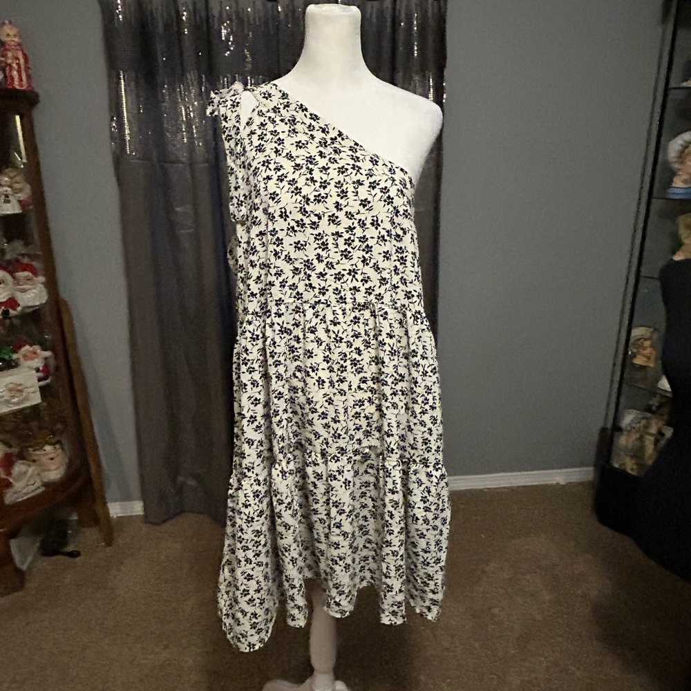Staccato Black and White One-Shoulder Dress